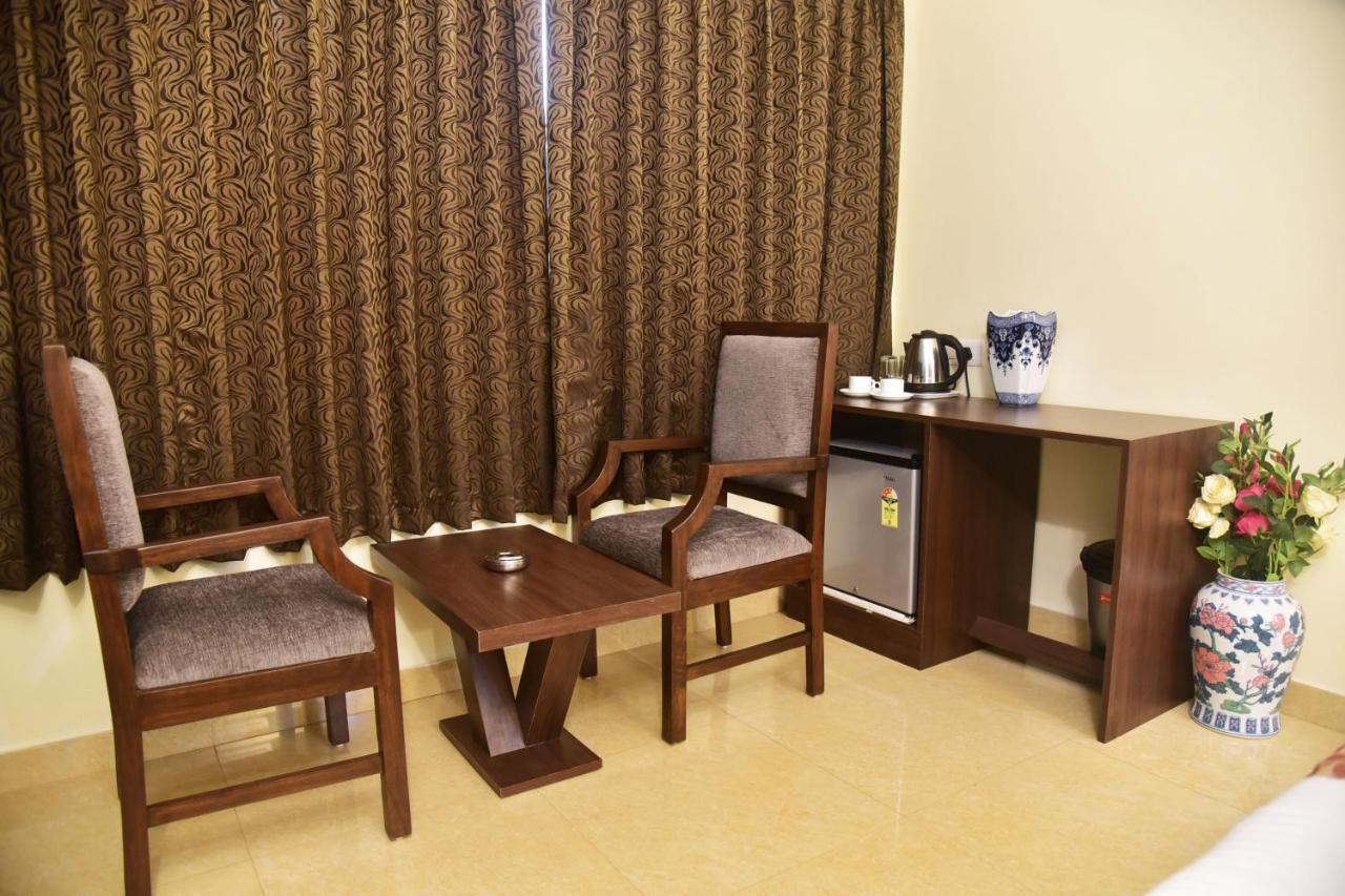 Hotel Candolim Grande Exterior foto