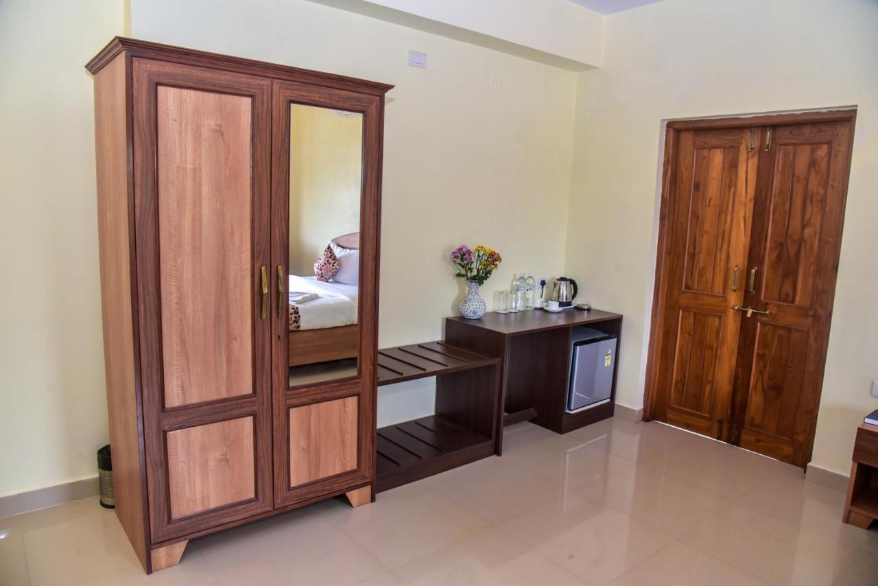 Hotel Candolim Grande Exterior foto